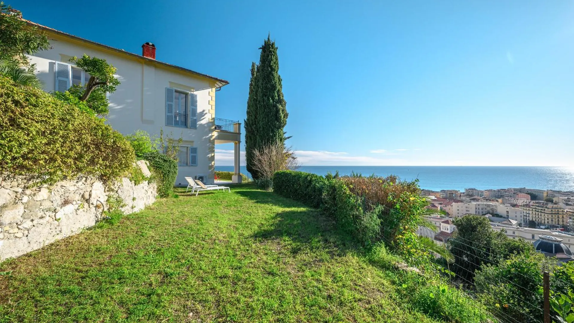 Magnifique Villa D'Epoque Vue Mer, Plage A 12 Min A Pieds Menton 0*,  France