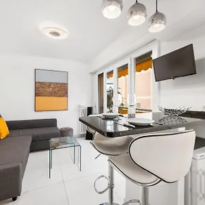 Apartment 'la Du Casino' Plein Centre, Acces, Menton