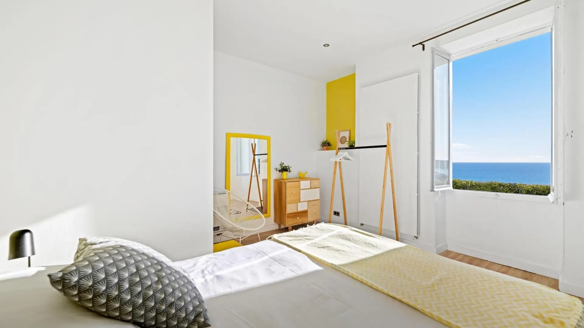 Magnifique Villa D'Epoque Vue Mer, Plage A 12 Min A Pieds Menton