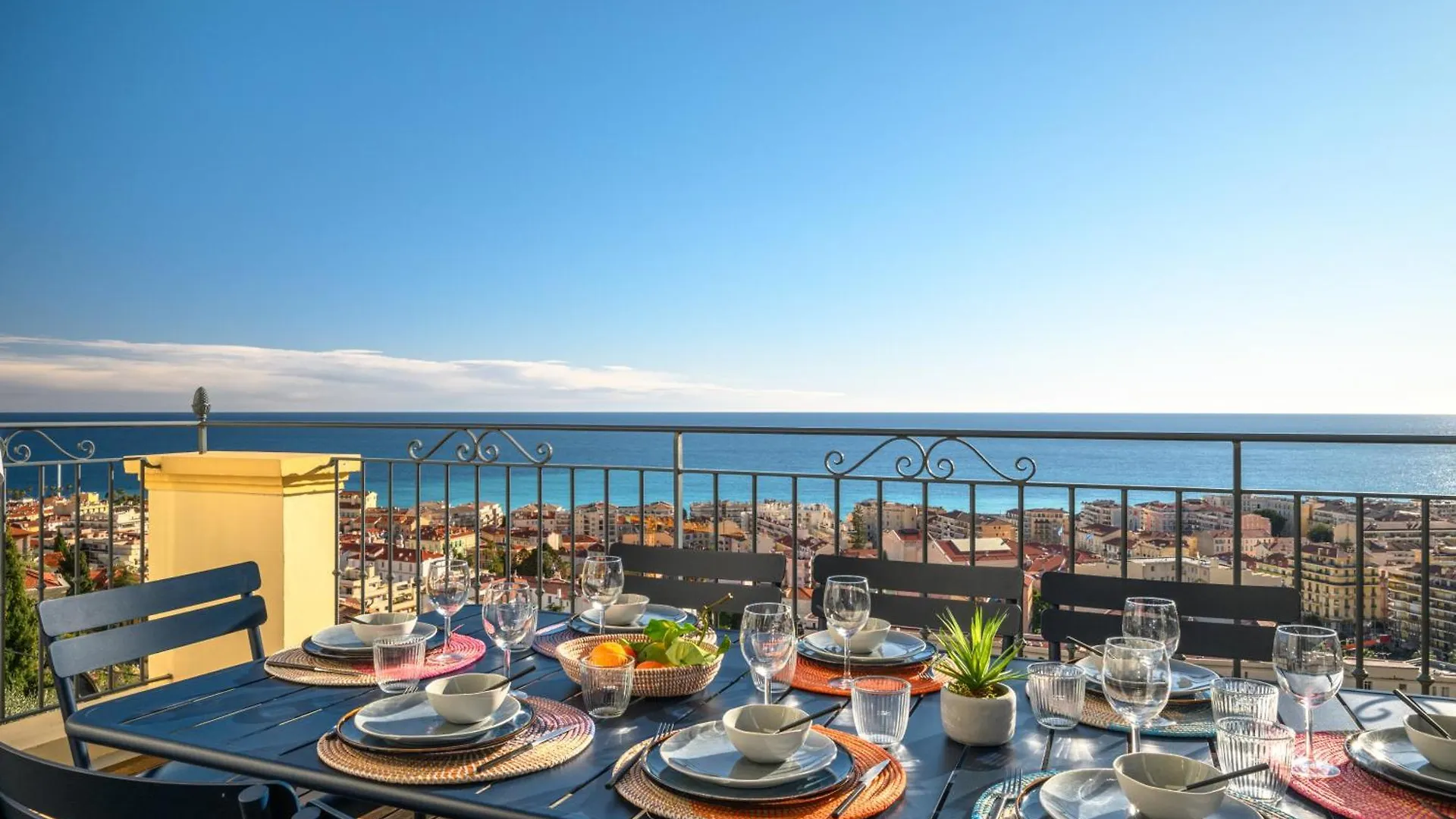 Magnifique Villa D'Epoque Vue Mer, Plage A 12 Min A Pieds Menton 0*,  France