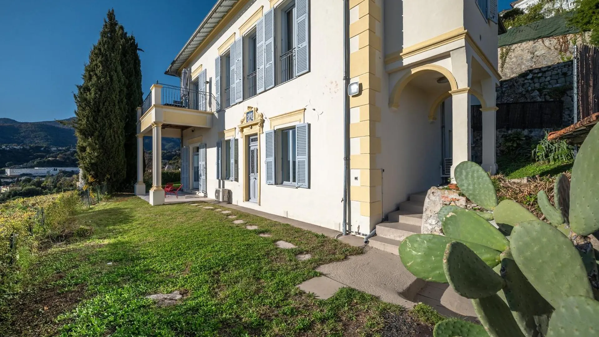Magnifique Villa D'Epoque Vue Mer, Plage A 12 Min A Pieds Menton